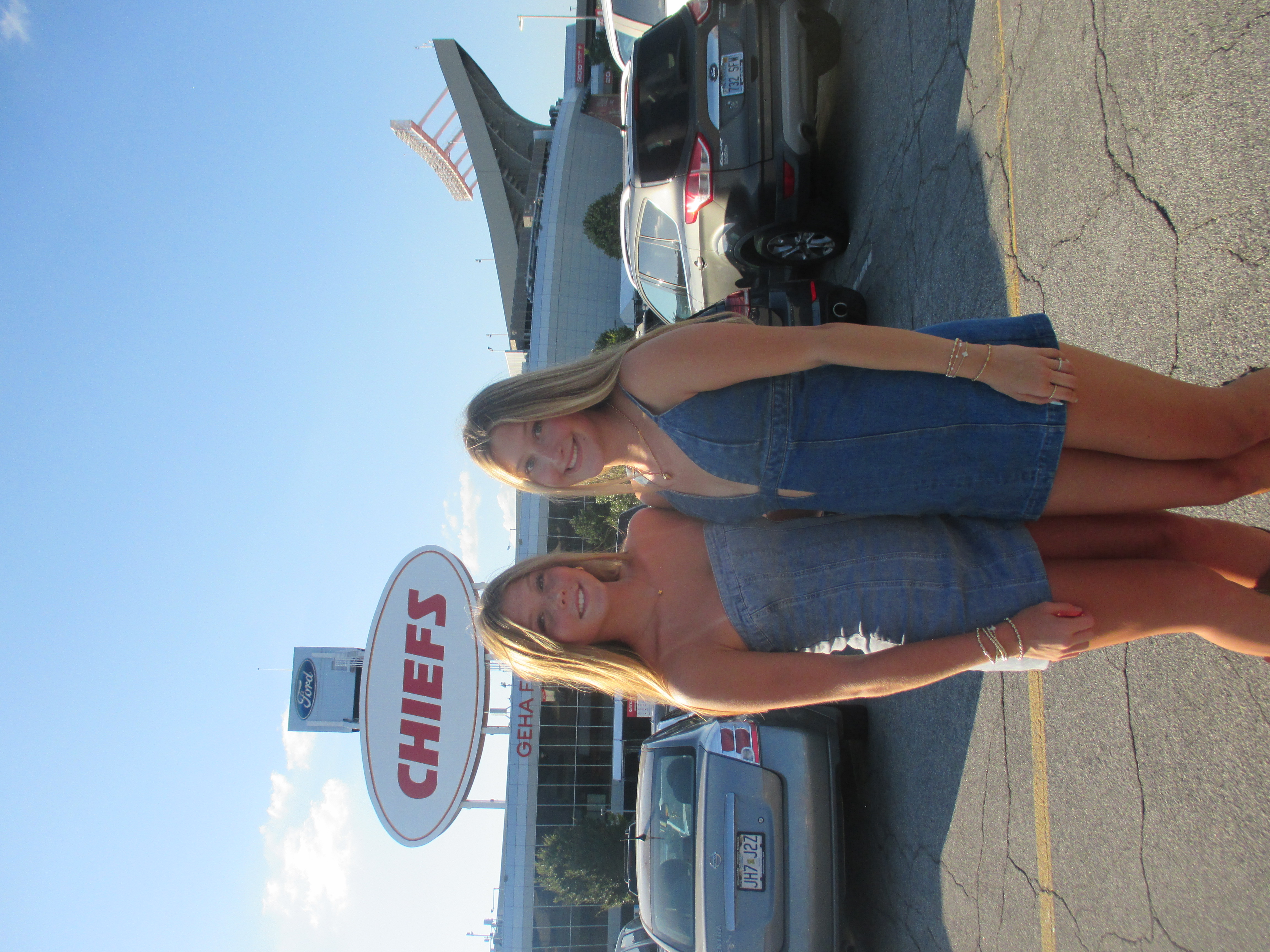 Bardot Mini photo 3